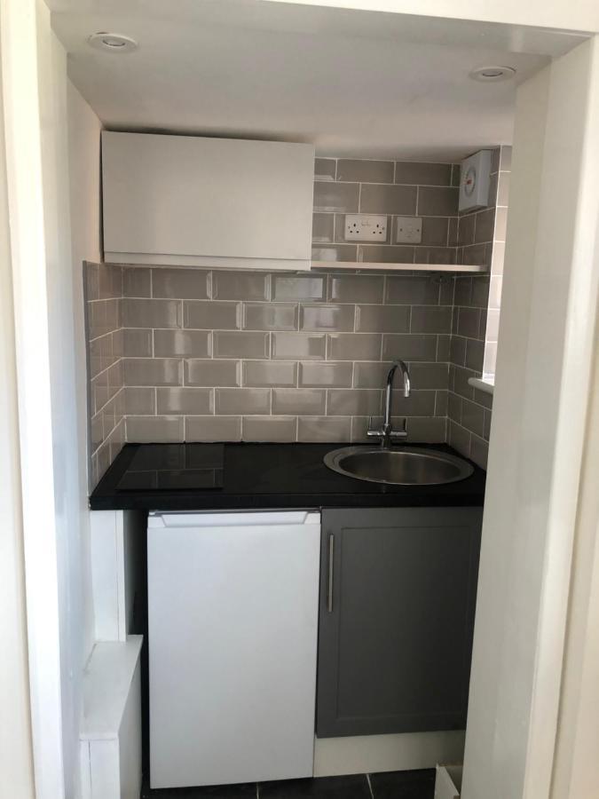 Lovely Modern Decorated 1 Bed Studio Newport  Kültér fotó